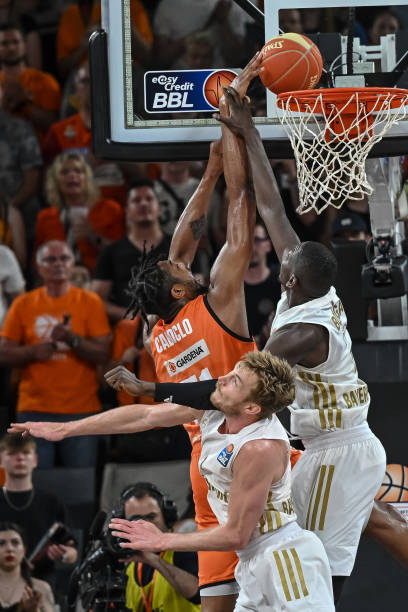 球队如何依 球队如何依