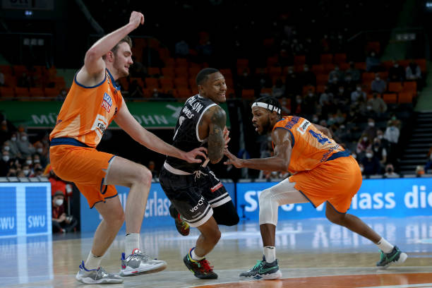 并在困境中 并在困境中